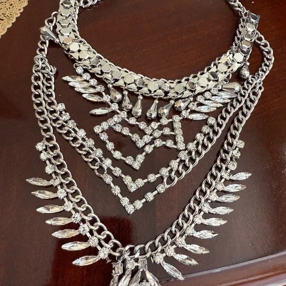 Costume Statement necklace Adjustable - Picture 4 of 4